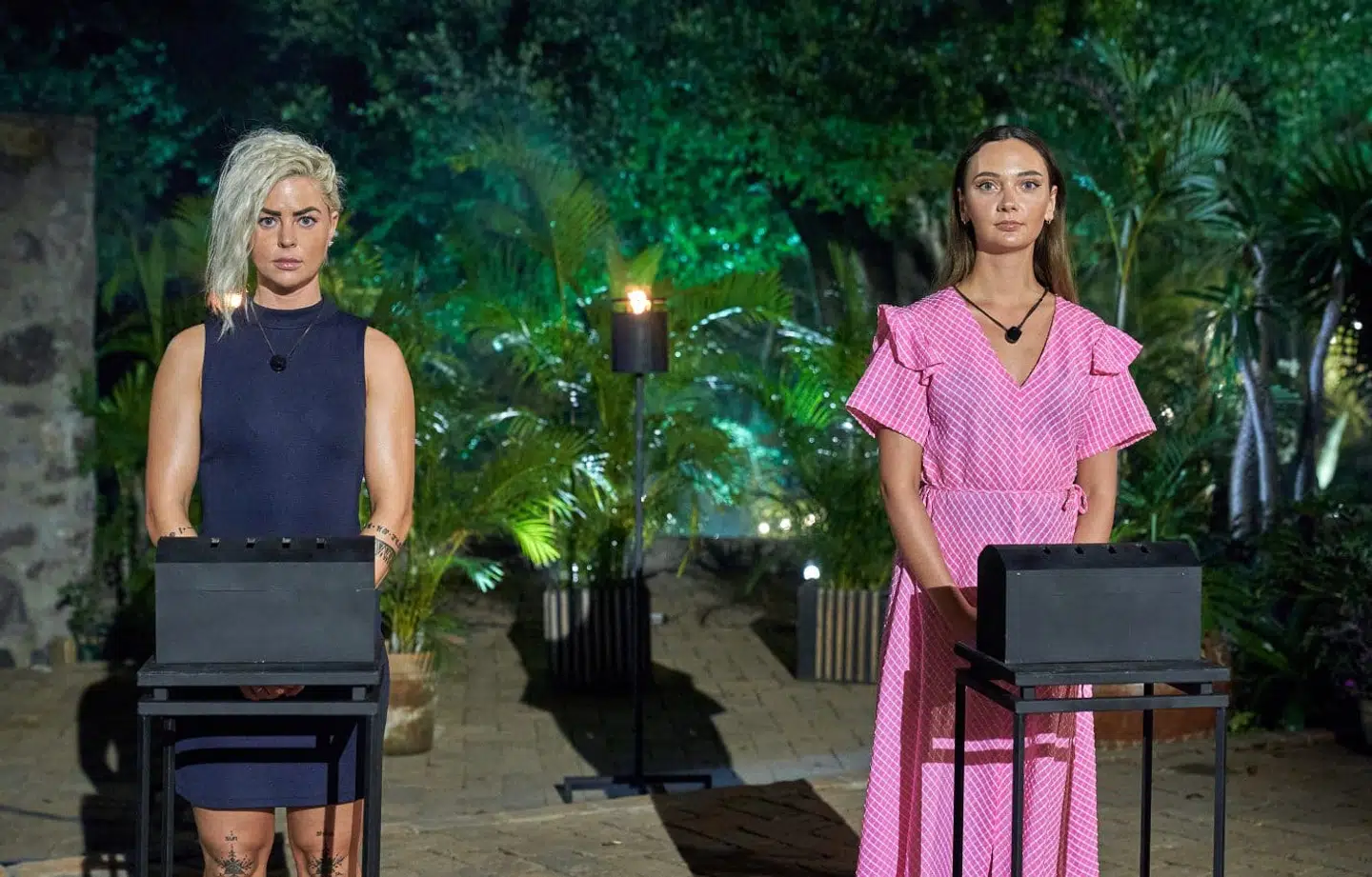 I torsdagens afsnit af 'Paradise Hotel' skulle de resterende deltagere vælge, hvem der skulle blive på hotellet: Monique eller Lea. Og alle valgte Lea.