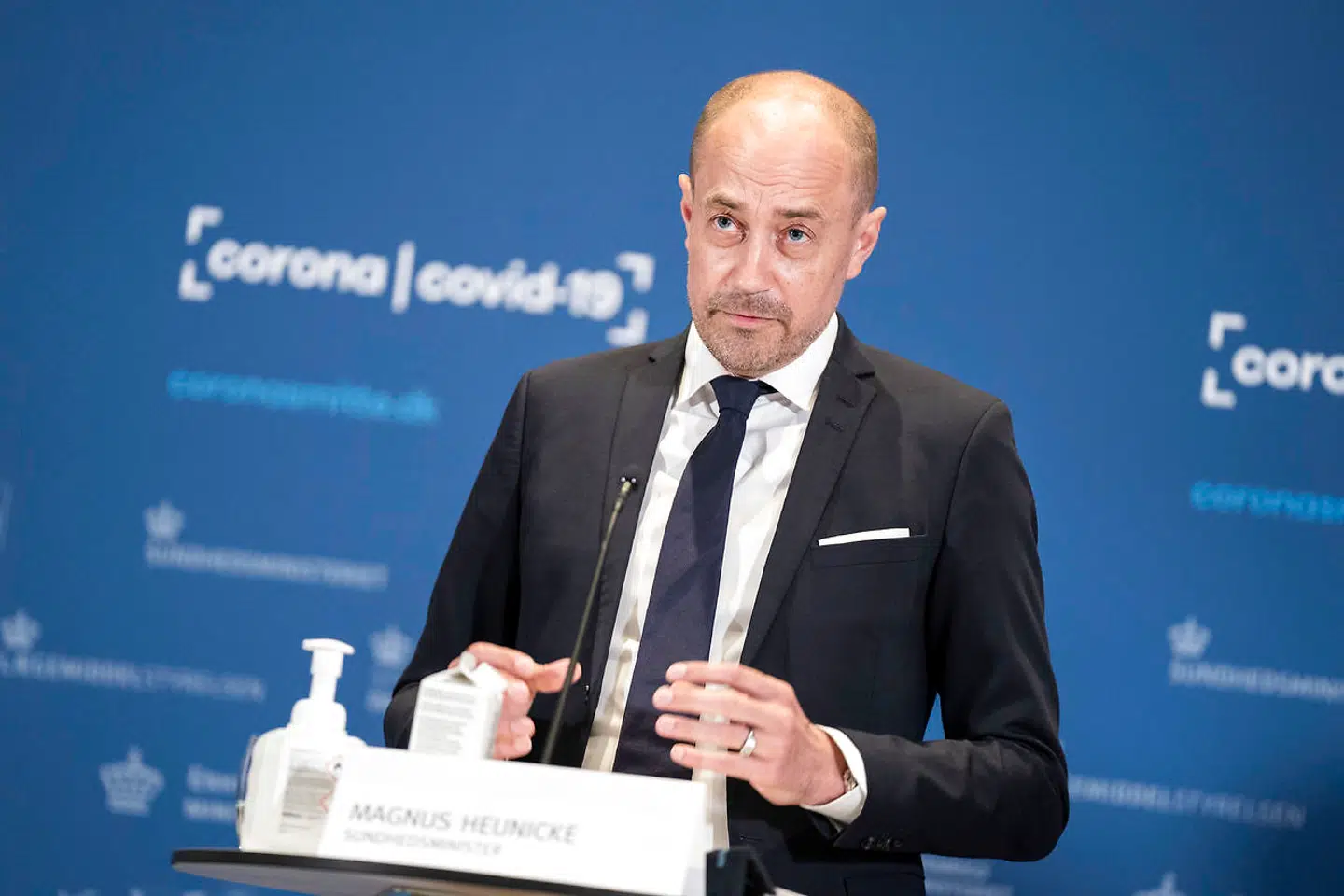 Sundhedsminister Magnus Heunicke under pressemødet Eigtveds Pakhus i København den 10. maj 2021. Sundhedsministeriet giver status på covid-19-situationen sammen med Statens Serum Institut, Sundhedsstyrelsen og Styrelsen for Patientsikkerhed. (Foto: Emil Helms/Ritzau Scanpix)