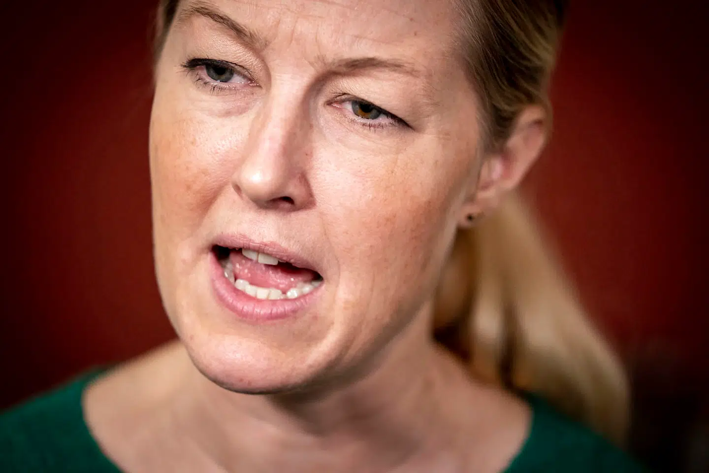 Fødevareminister Mogens Jensen (S) trækker sig og Sofie Carsten Nielsen (RV) reagerer på nyheden på Christiansborg i København, onsdag den 18. november 2020.. (Foto: Mads Claus Rasmussen/Ritzau Scanpix)