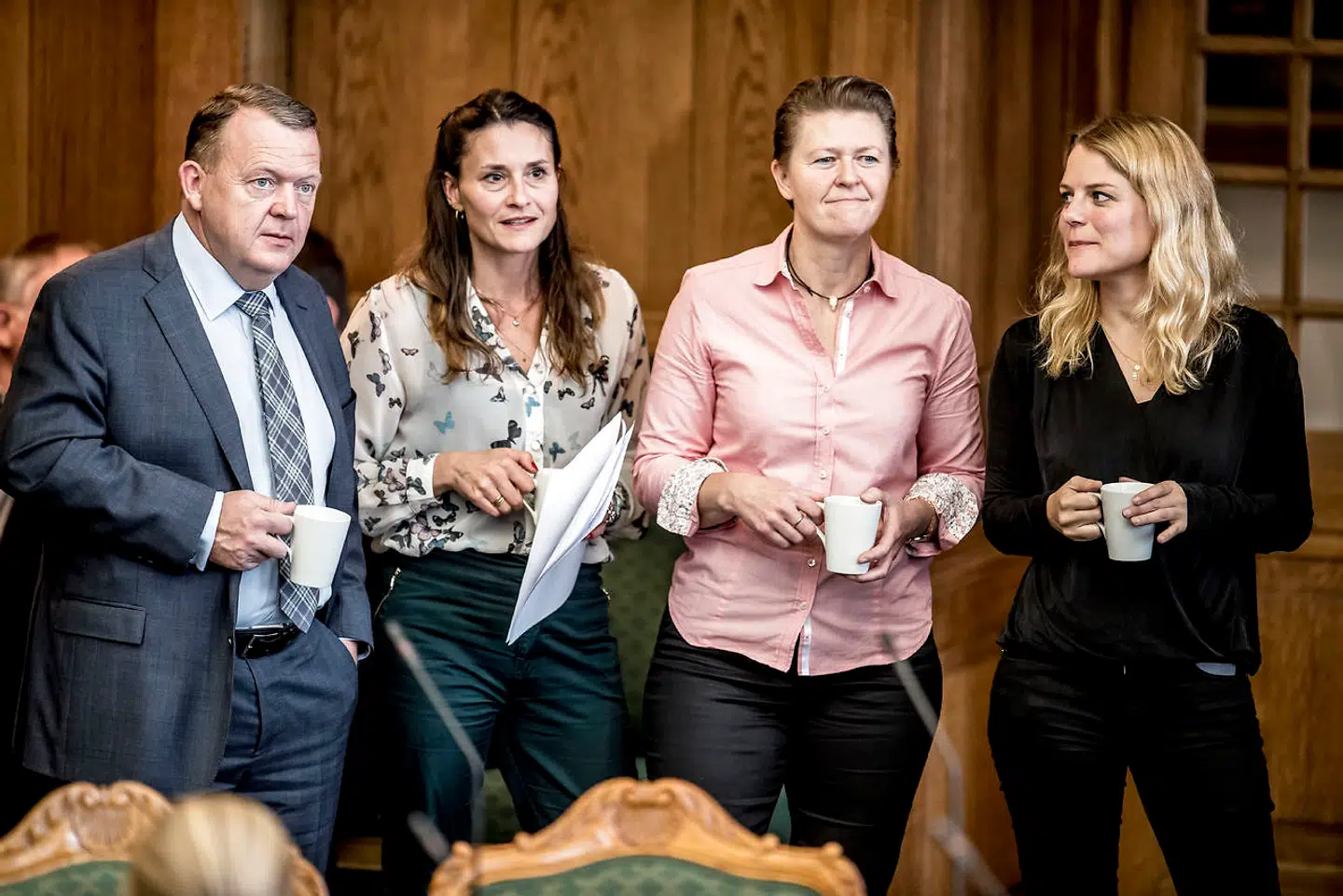 Carolina Magdalene Maier (nummer to fra højre) ved Folketingens åbning i 2017. Her sammen med statsminister Lars Løkke Rasmussen (tv.), Josephine Fock og Johannes Schmidt-Nielsen (th.) – hun var på det tidspunkt i forholdet med ekskæresten.