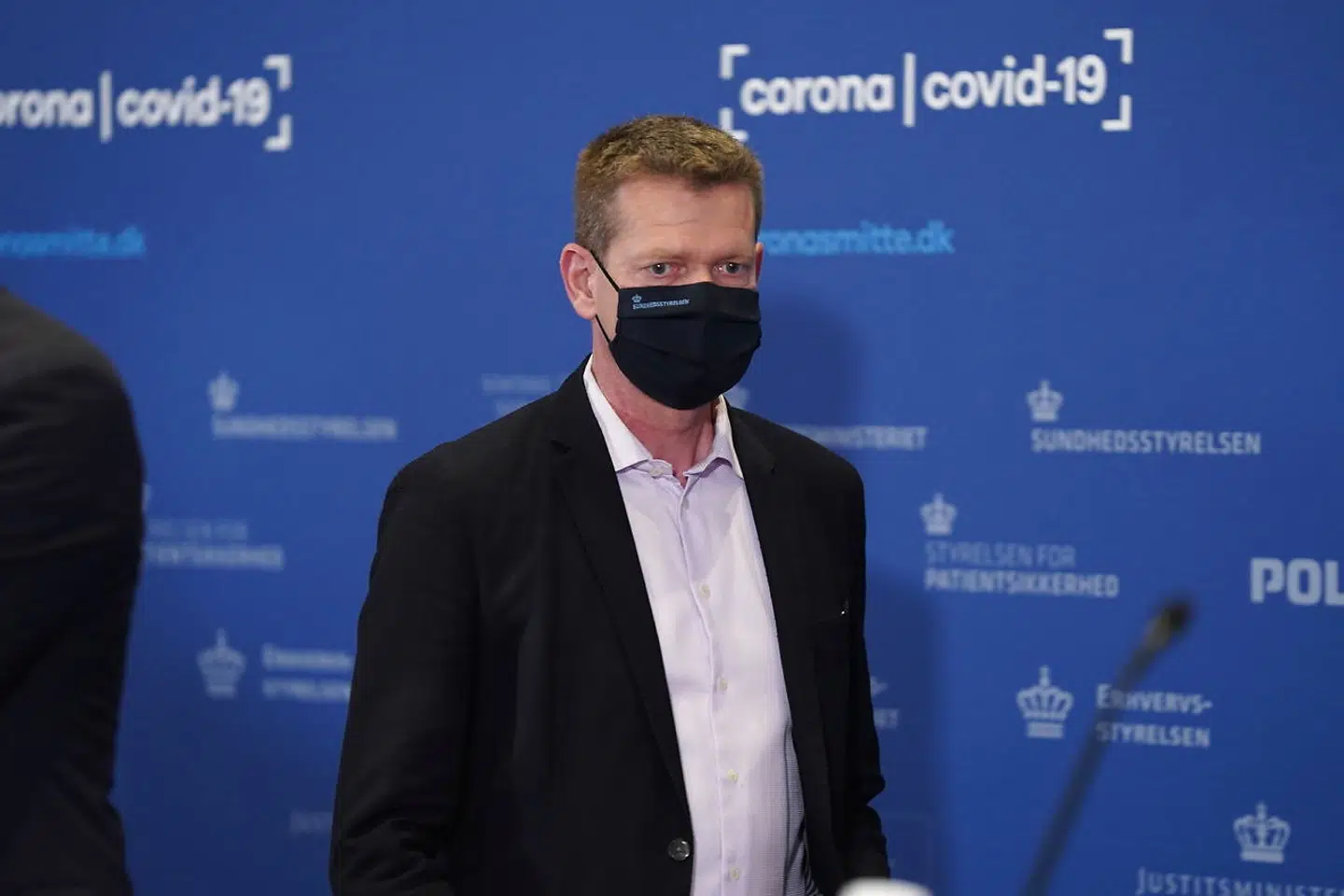 Det er Sundhedsstyrelsen med direktør Søren Brostrøm i spidsen, der har truffet beslutningen om, at man dropper brugen af vaccinerne fra AstraZeneca og Johnson&Johnson.