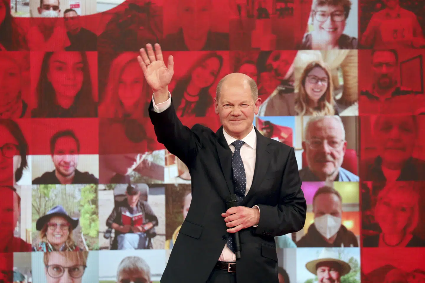 Tysklands finansminister, Olaf Scholz, er søndag formelt blevet valgt som det socialdemokratiske SPD's kanslerkandidat. Han fik over 96 procents opbakning fra de 600 delegerede på partiets landsmøde. Wolfgang Kumm/Ritzau Scanpix