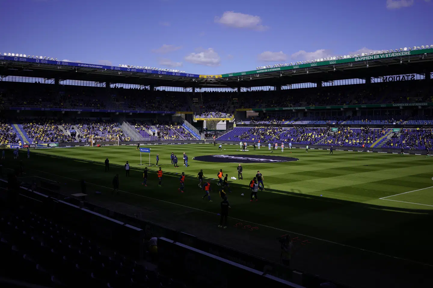 Sådan så banen i Brøndby ud for to uger siden. Søndag aften skal der spilles superligafodbold på den igen, når FC Midtjylland gæster landets bedste fodboldbane. Liselotte Sabroe/Ritzau Scanpix