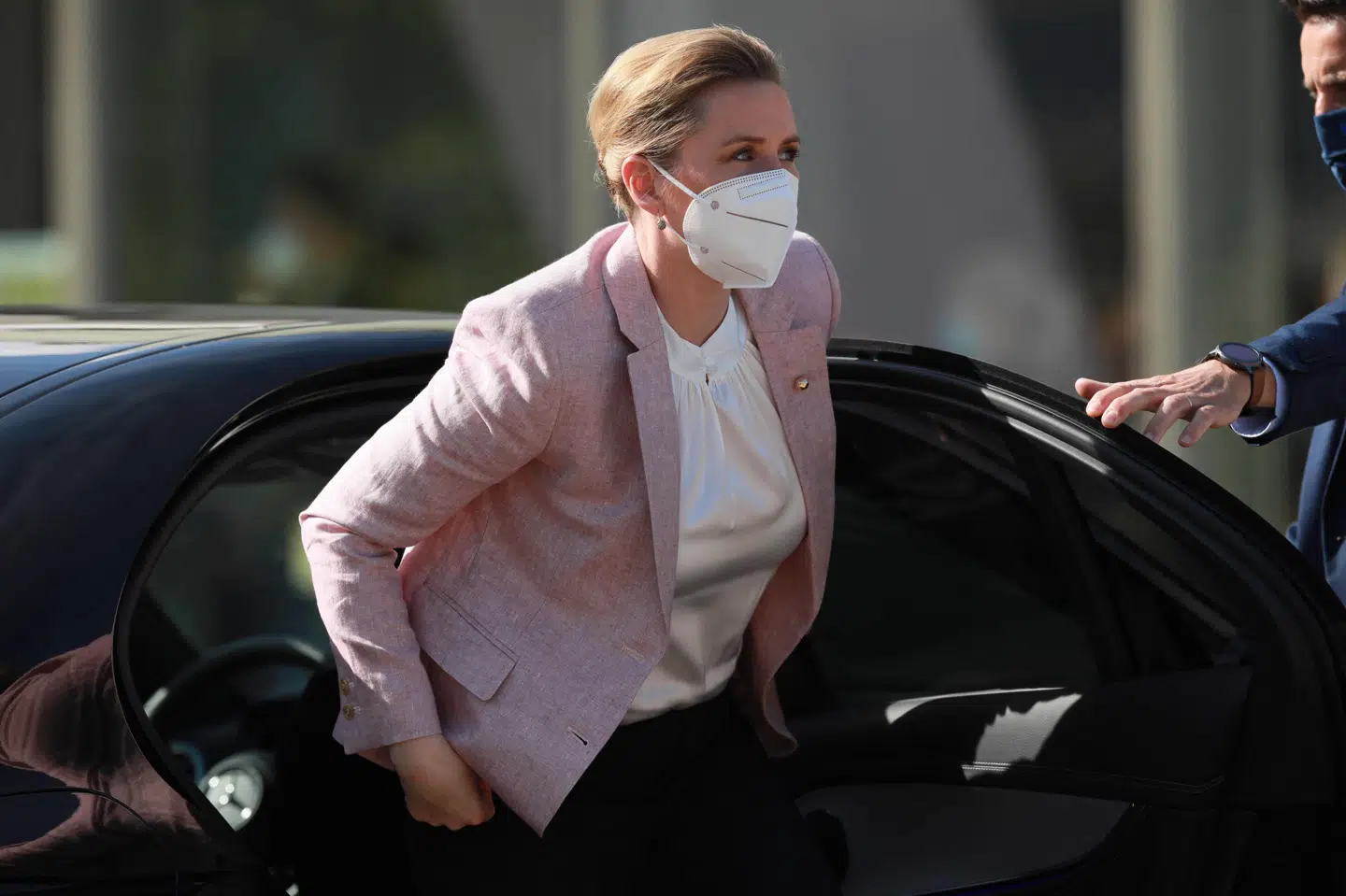 - Når man står her i solen i Portugal i dag, så under man alle danskere at komme ud at opleve verden og Europa igen, siger Mette Frederiksen. Estela Silva/Ritzau Scanpix