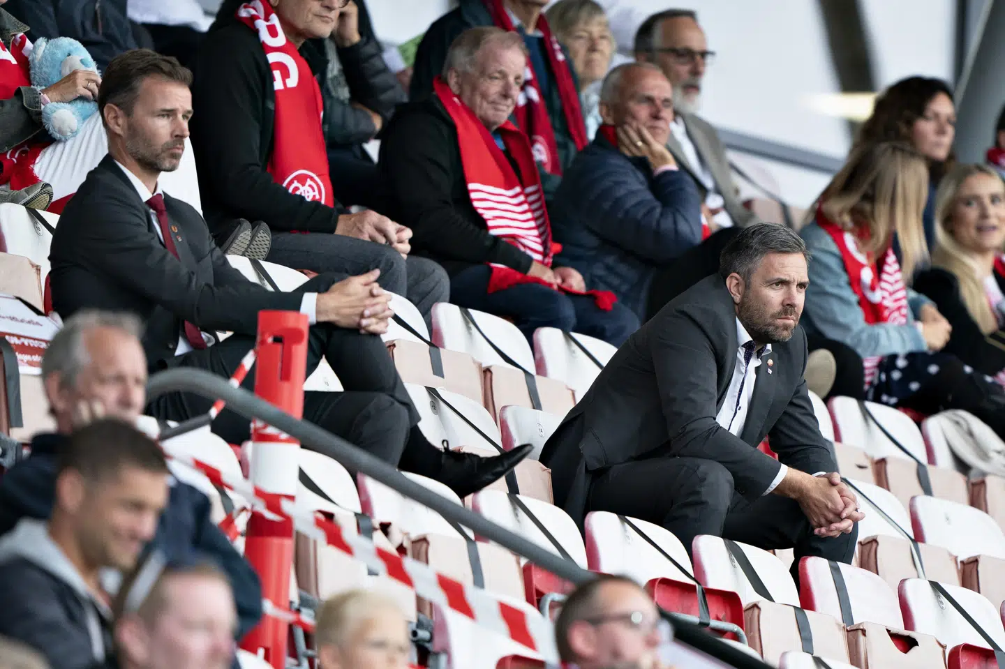 AaB's sportschef, Inge André Olsen (til højre), er afklaret med, at Jacob Rinne snart kan være fortid i klubben. (Arkivfoto) Henning Bagger/Ritzau Scanpix