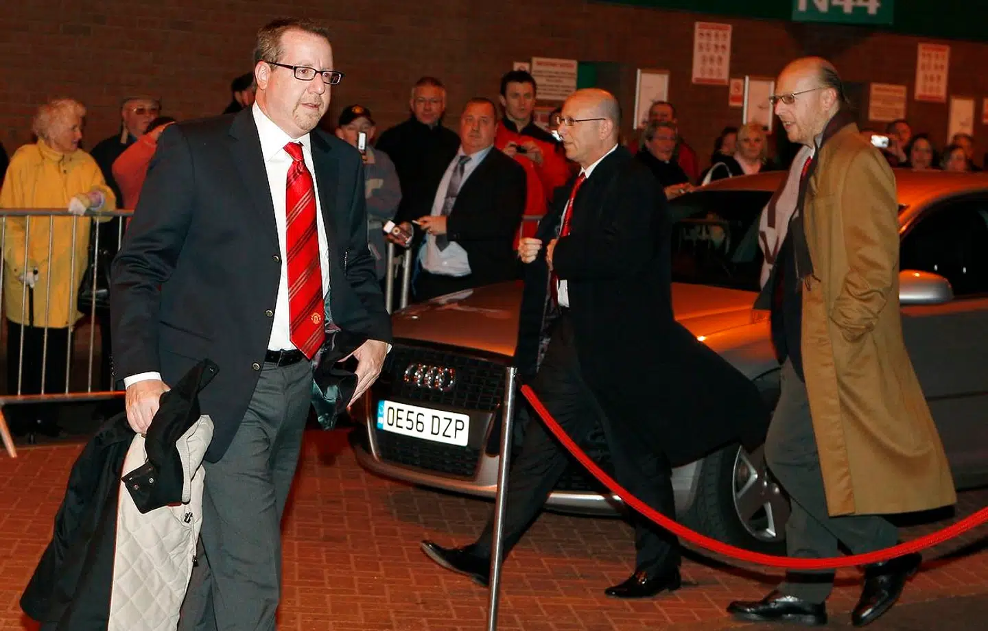Klubbens kontroversielle ejere: Bryan (tv.), Joel (midten) og Avram Glazer i 2008.