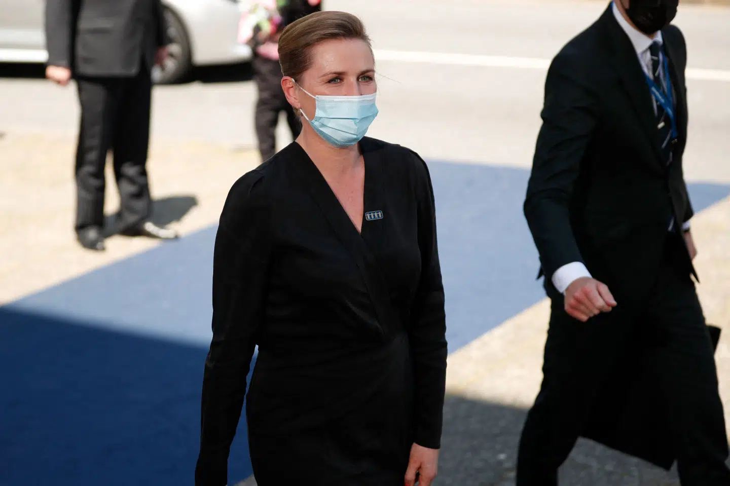 Statsminister Mette Frederiksen (S) vil ikke endnu love andre lande at overtage vacciner, som danske myndigheder har trukket ud af vaccinationsprogrammet. Men hun har modtaget ønsker fra andre lande på at få dem, siger hun. Francisco Seco/Ritzau Scanpix