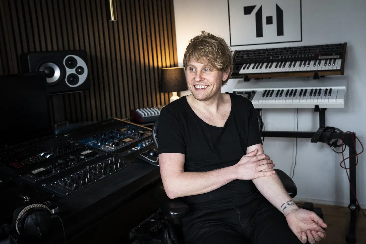 Den 33-årige musiker Esben Svane har brugt tid på at spille størstedelen af instrumenterne, der indgår på hans ep, Du Valgte Mig. Den udkommer 7. maj. Ida Marie Odgaard/Ritzau Scanpix