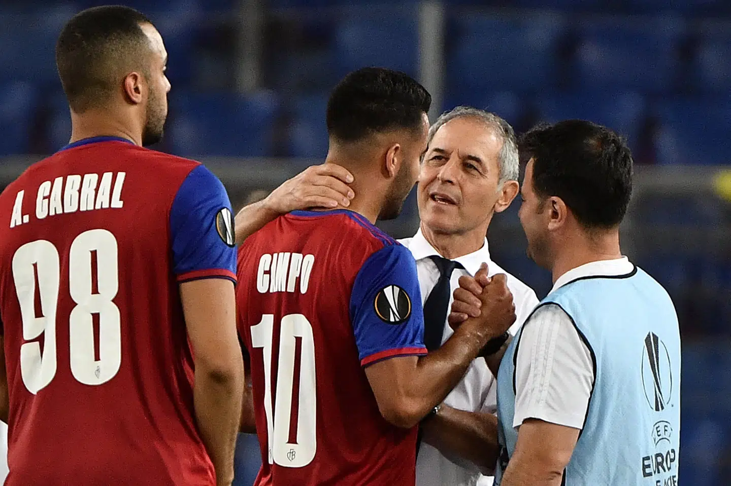 FC Basel er i øjeblikket 25 point efter Young Boys, der er sikker på at vinde det schweiziske mesterskab. Uden for banen kæmper klubben med andre problemer.