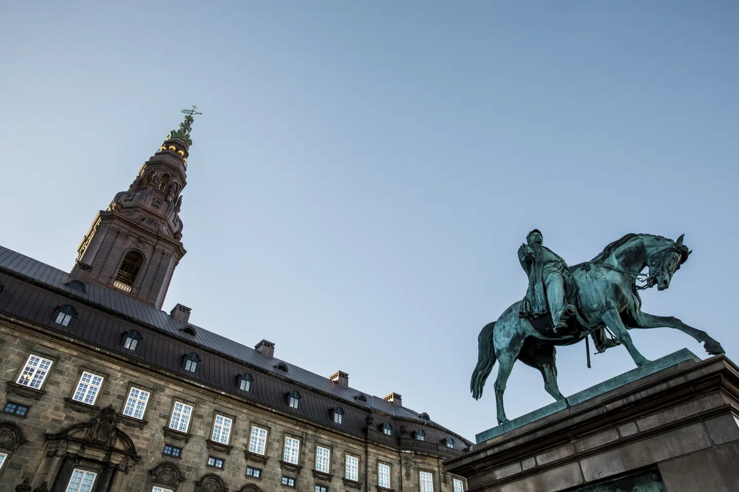 - Det klæder Folketinget, at vi igen kan holde konferencer, og at flere borgere kan komme ind og overvære udvalgsmøder, siger Folketingets formand, Henrik Dam Kristensen (S). Jeppe Bjørn Vejlø/Ritzau Scanpix