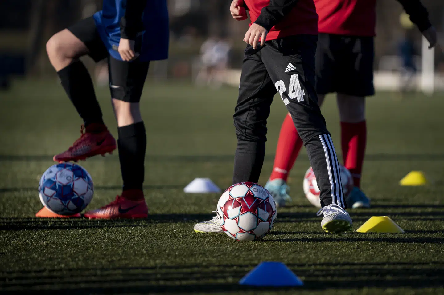 I marts blev der åbnet for udendørs idræt i organiseret regi, og fra torsdag kan voksne mellem 18 og 69 år med coronapas igen mødes til indendørs idræt i den lokale idrætsforening. (Arkivfoto) Liselotte Sabroe/Ritzau Scanpix