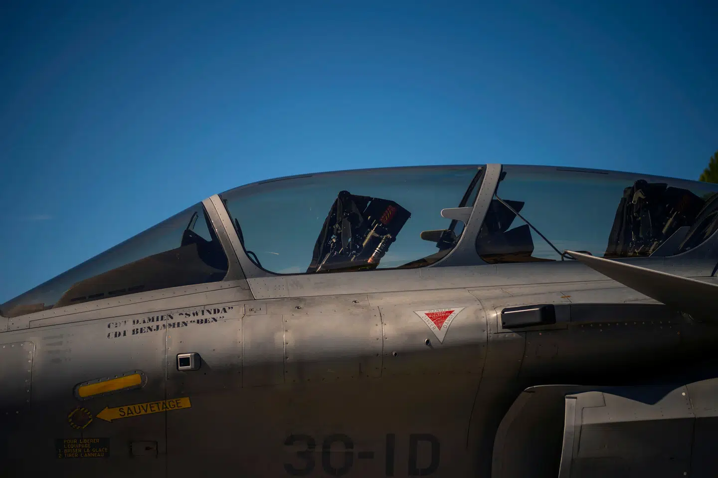 Med EU's forsvarsfond på 7,9 milliarder euro får EU-landene med forsvarsminister Trine Bramsens ord en økonomiske gulerod til at samarbejde bedre om udvikling og forskning. Der er gode perspektiver for Danmark, mener både hun og forsvarsindustrien. Men forbeholdet er også en klods om benet, påpeger ekspert. Angelos Tzortzinis/Ritzau Scanpix