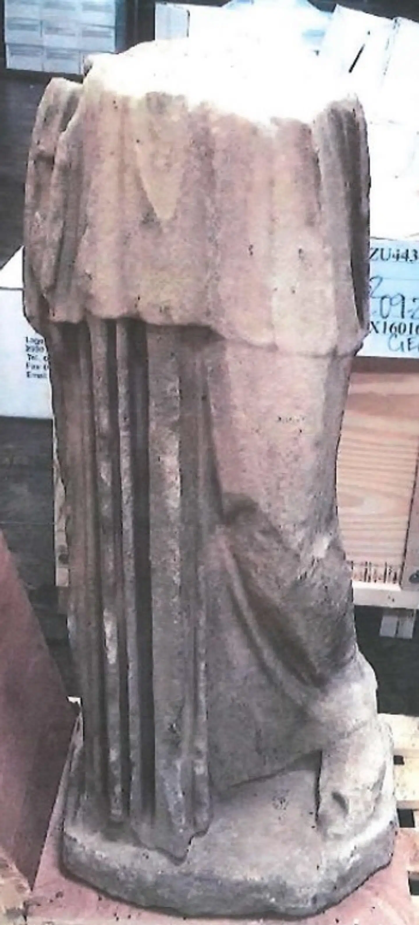 Her ses den omtalte statue.
