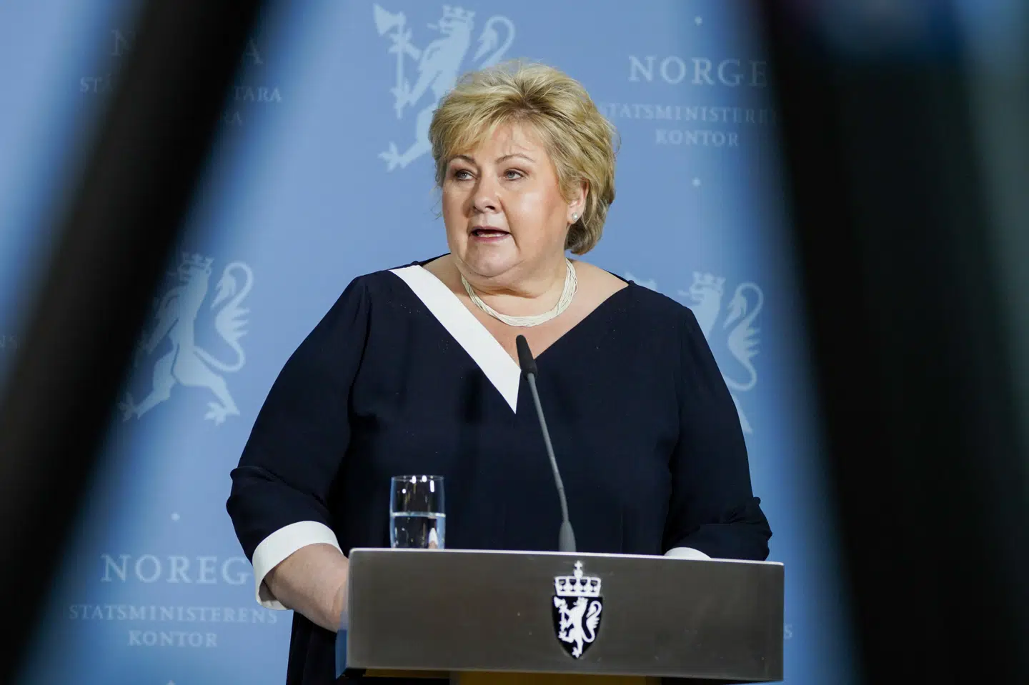 Norge vil indføre vaccinecertifikater eller coronapas fra begyndelsen af juni, siger statsminister Erna Solberg onsdag, hvor hun bebudede lempelser af de gældende restriktioner. Gorm Kallestad/Ritzau Scanpix