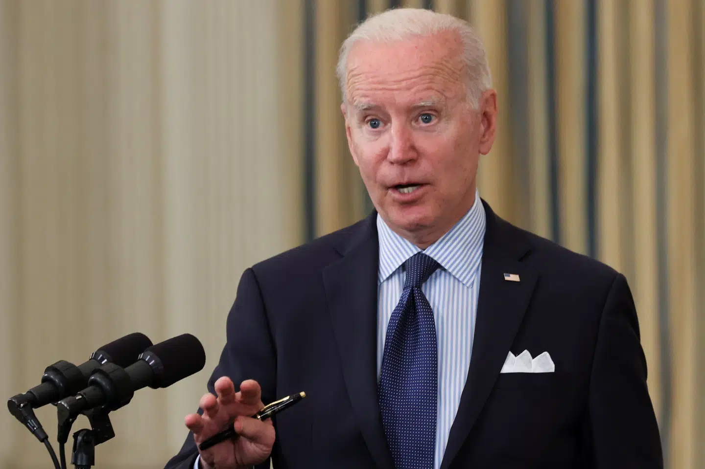 Joe Biden siger, at han håber og forventer at holde møde med den russiske præsident i juni. Jonathan Ernst/Reuters