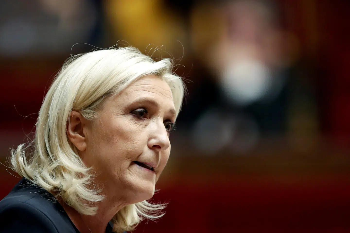 Marine Le Pen, der står i spidsen for højrefløjspartiet National Samling, blev tirsdag frikendt i en retssag, hvor hun var blevet beskyldt for i 2015 at opildne til had ved at dele billeder på Twitter af drab udført af den militante gruppe Islamisk Stat. Benoit Tessier/Reuters
