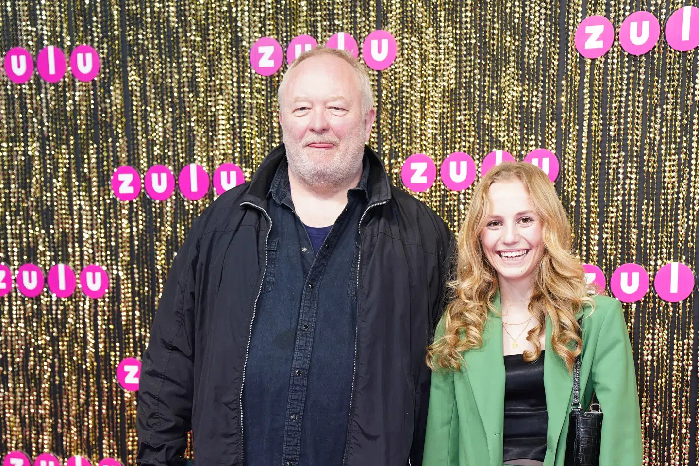 Til årets Zulu Awards kom Flora Ofelia sammen med Bjarne Henriksen, som hun spiller sammen med i DR-serien Ulven kommer. Martin Sylvest/Ritzau Scanpix