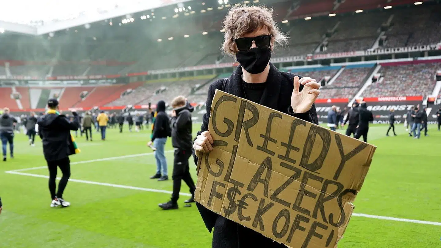 Det lykkedes fansene at bryde ind på Old Trafford.