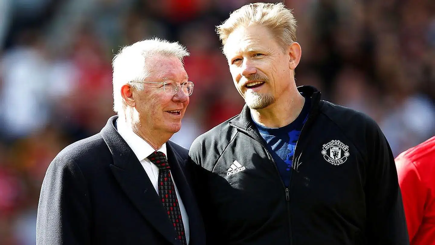 Peter Schmeichel med tidligere manager Alex Ferguson. Ferguson har selv været manager under Glazer-familien.