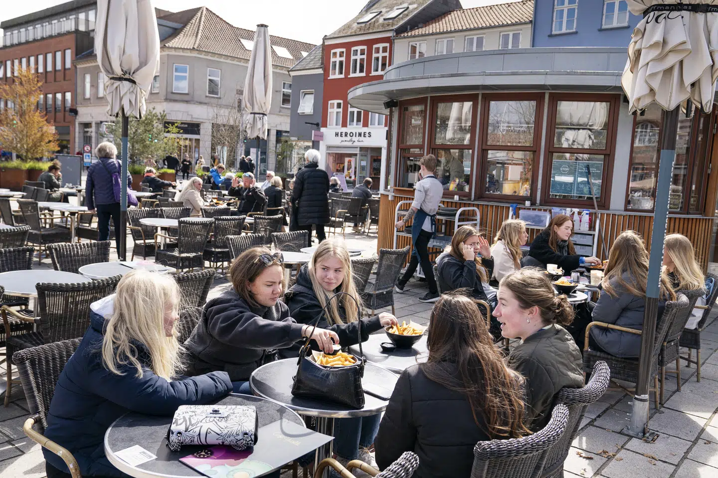 21. april fik restauranter og caféer lov at genåbne, hvilket har sendt flere tilbage i arbejde. (Arkivfoto) Claus Bech/Ritzau Scanpix