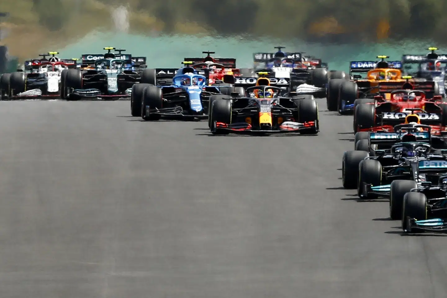 Lewis Hamilton vandt søndagens grandprix i Portugal og har nu vundet 97 gange i karrieren. Marcelo Del Pozo/Reuters