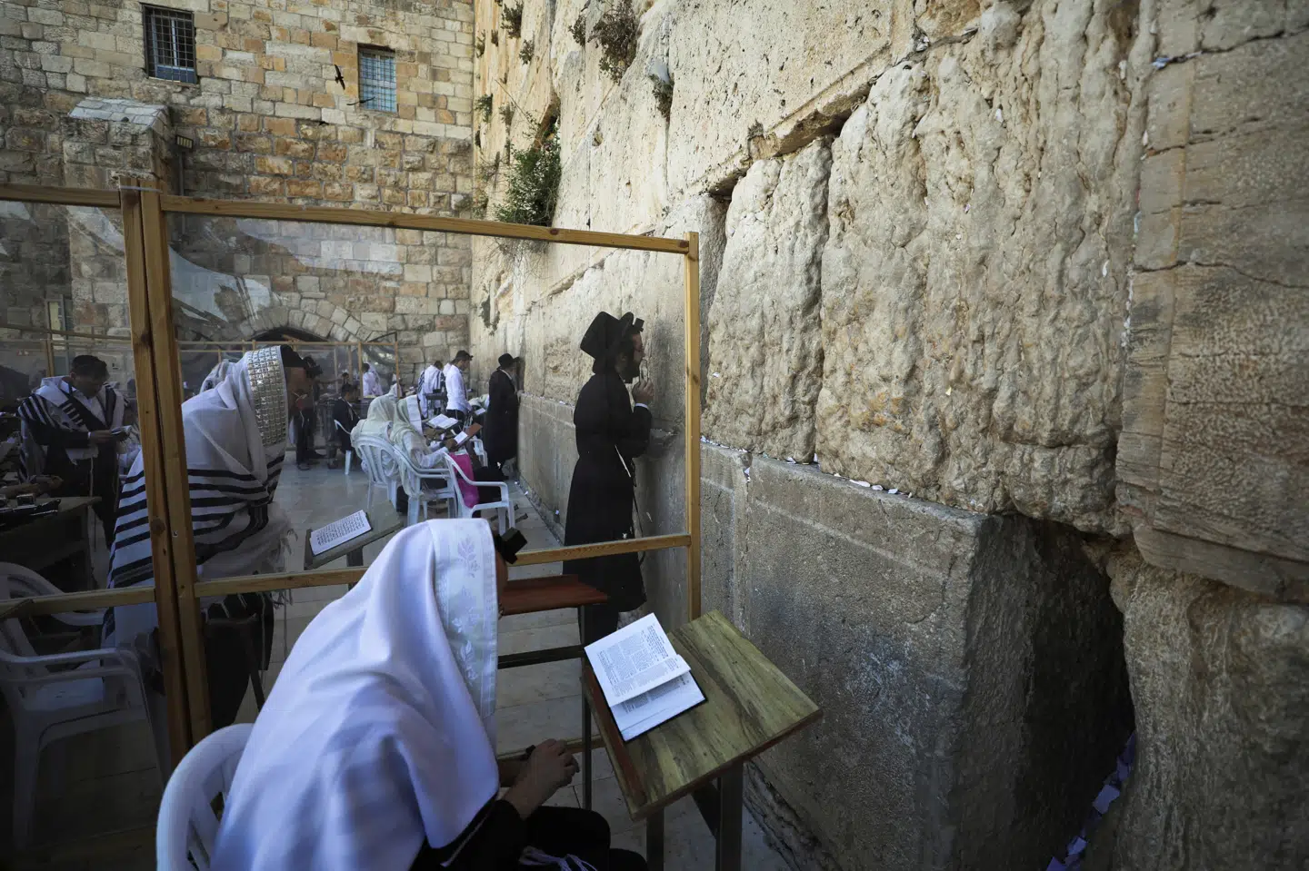 Der var søndag national sørgedag i Israel for 45 mennesker, som blev mast til døde ved en religiøs fest på Meronbjerget i den nordlige del af landet. Tragedien, der skete natten til fredag, var en af de værste ulykker i landet i fredstid. Ammar Awad/Reuters