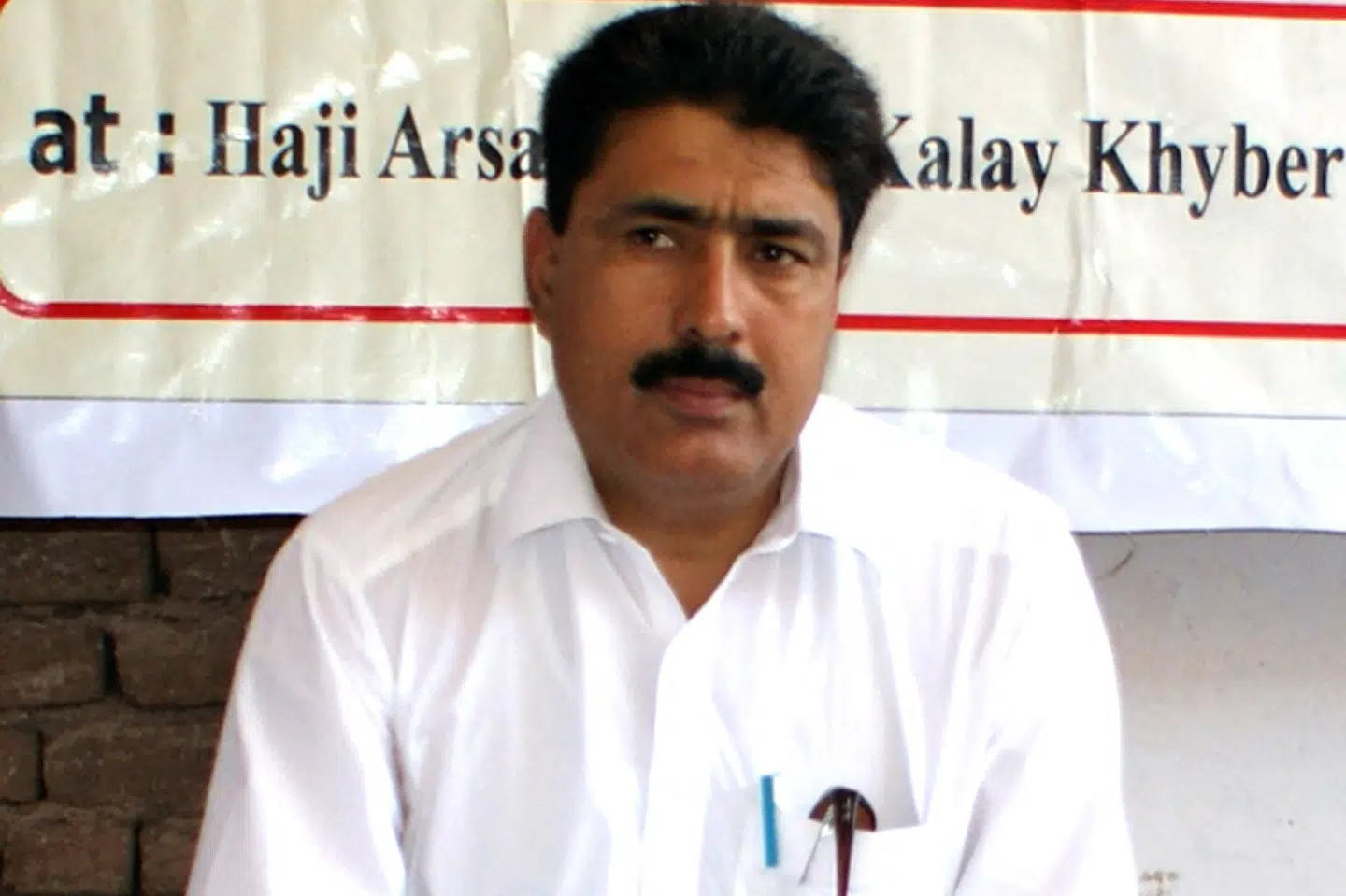 Arkivfoto af lægen Shakeel Afridi, som angiveligt gav afgørende hjælp til amerikanerne, da de i 2011 sendte elitesoldater til Pakistan for at få ram på Osama bin Lden - al-Qaidas grundlægger. Afridi sikker isolationsfængslet som forræder og syndebuk. Mohammad Rauf/Ritzau Scanpix