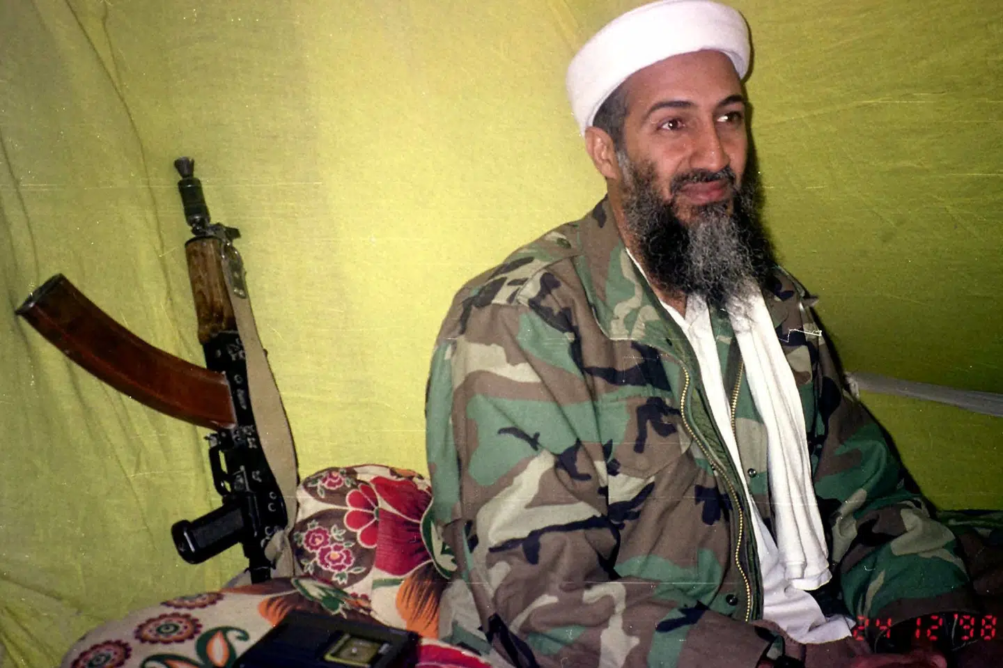 Osama bin Laden fotograferet i Helmand-provinsen i Afghanistan den 24. december 1998. Denne dag mødtes han med en udvalgt gruppe journalister. Siden gik han helt under jorden for at undgå, at USA fandt frem til ham. Den 2. maj 2011 slap hans held op. Rahimullah Yousafzai/Ritzau Scanpix