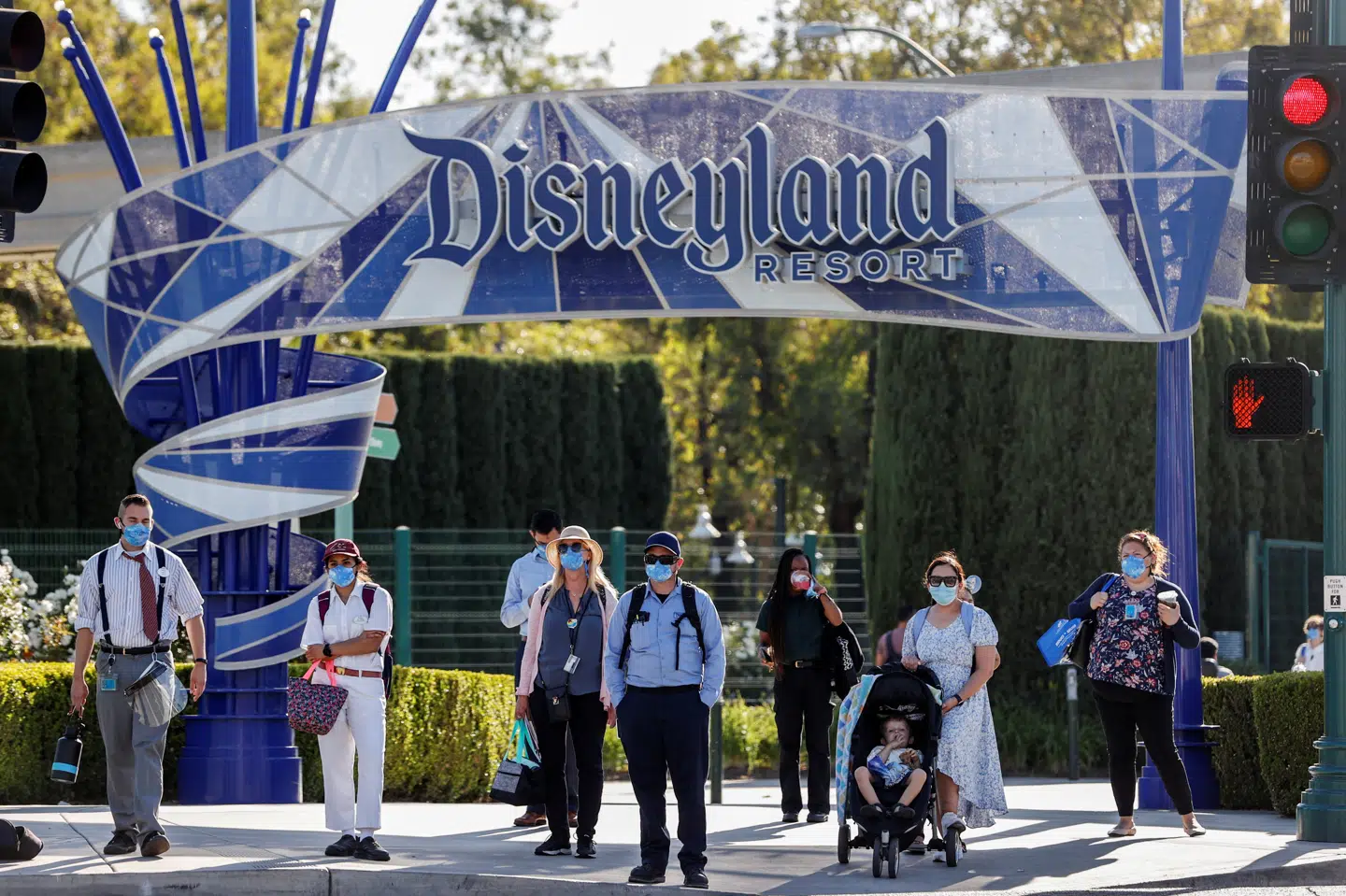Dørene til Californiens forlystelsespark Disneyland har været lukket i månedsvis på grund af coronapandemien. Mario Anzuoni/Reuters