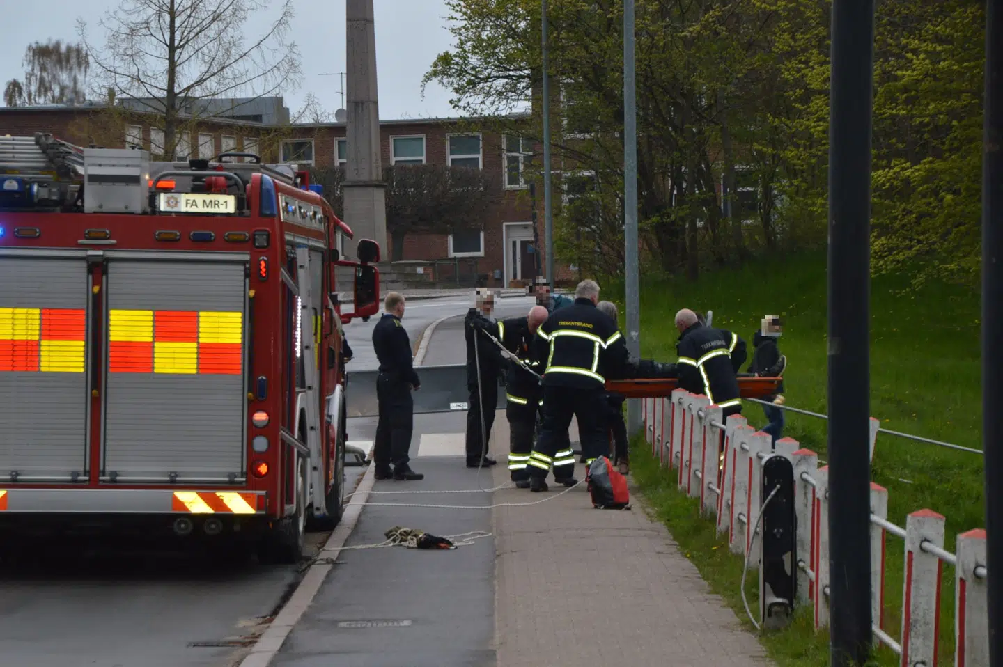 Redningsaktion i Fredericia efter en beruset mand var faldet i en voldgrav (Foto: Presse-fotos.dk)