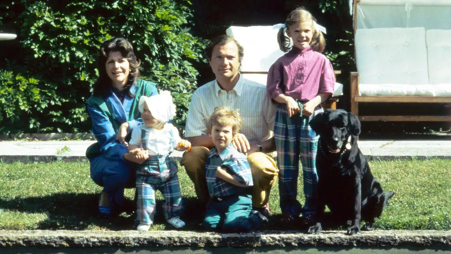 Carl Gustaf  og dronning Silvia med deres tre børn i 1983.