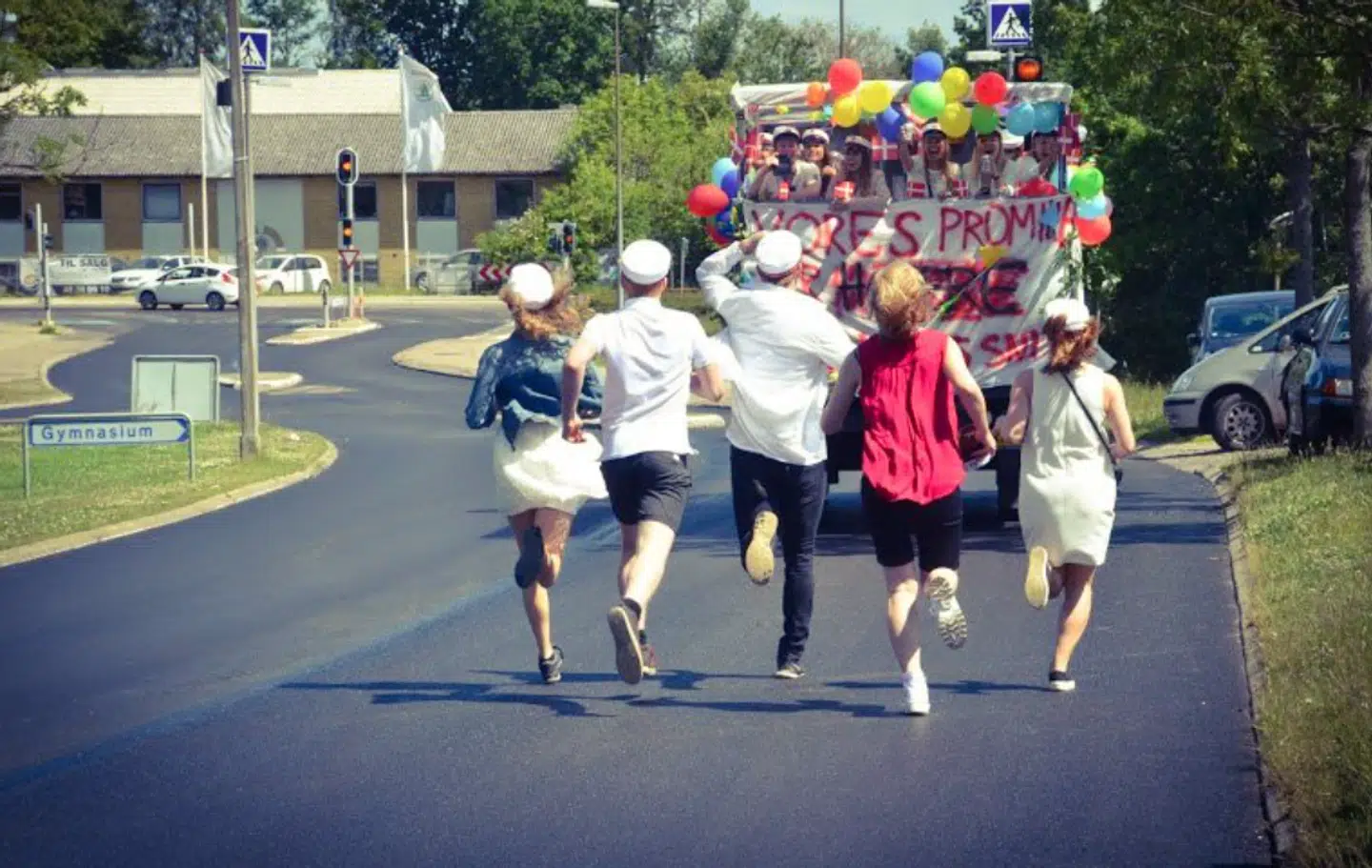 Patrick, der lige har afsluttet sin studentereksamen, og hvor alt stadigvæk er fryd og gammen.