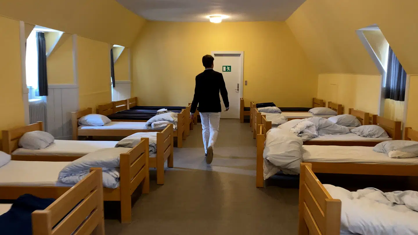 Alle elever på kostskolen sover på sovesale. Her er mobiltelefon forbudt.