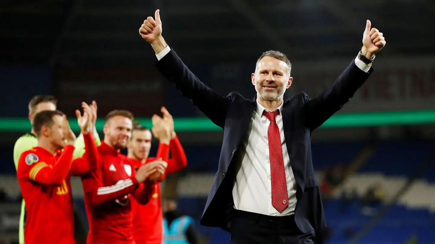 Ryan Giggs' fremtid som landstræner for Wales hænger i en tynd tråd. (Reuters/Andrew Boyers)