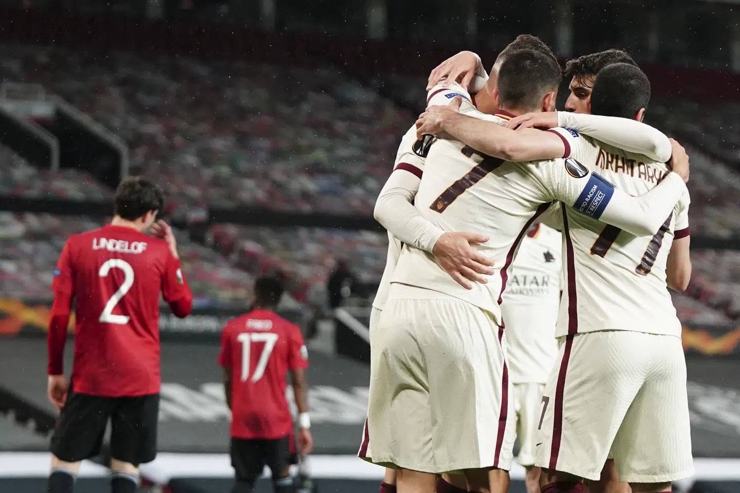 Romas Edin Dzeko stod for italienernes andet mål, der blev fejret på Old Trafford. Jon Super/Ritzau Scanpix