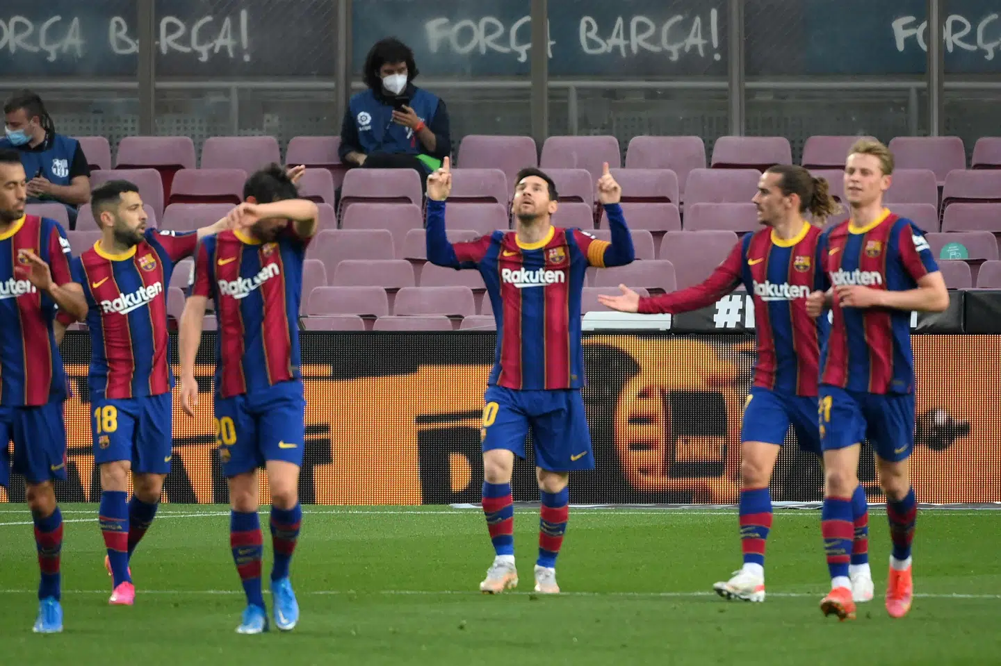 Lionel Messi scorede til 1-0 for Barcelona, der endte med at tabe med 1-2 til Granada. Lluis Gene/Ritzau Scanpix