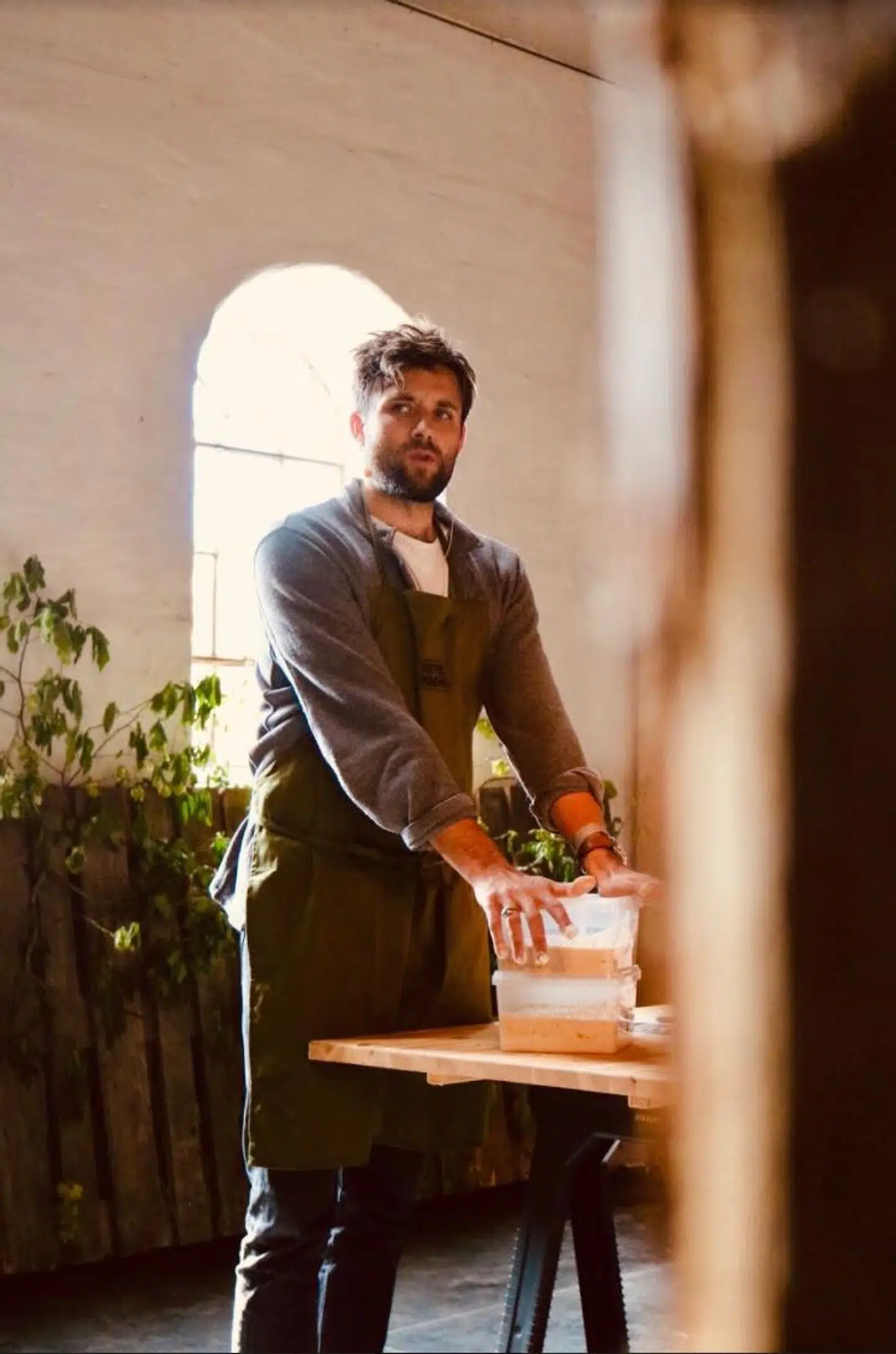Jonas Astrup har snydtog allerede dagen før dagen spist en halv hvede. Men han skal helst sikkert også selv spise dem i aften.
