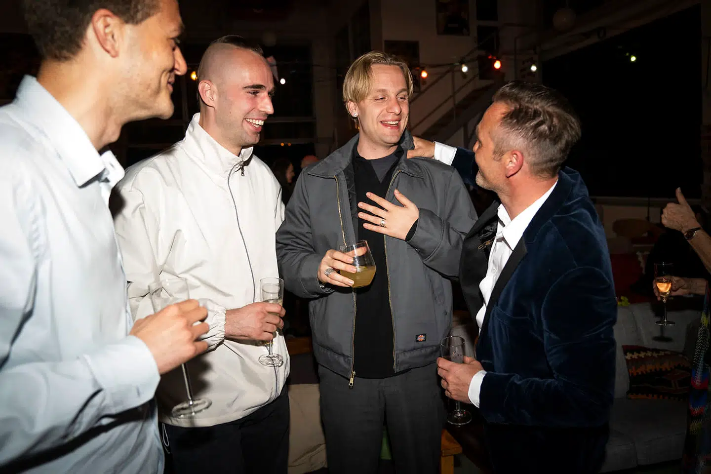 Skuespillere og holdet bag filmen Druk ser årets Oscar-uddeling hos Zentropa, mandag den 26. april 2021. Filmen, instrueret af Thomas Vinterberg, vandt en Oscar for bedste udenlandske film.