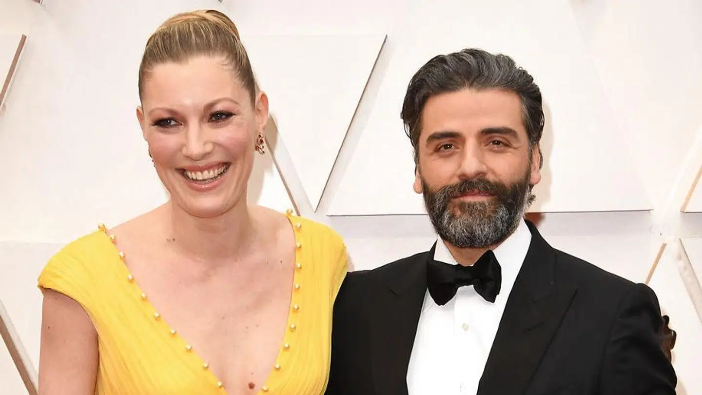 Elvira Lind er gift med Hollywood-stjernen Oscar Isaac, der spiller med i hendes film 'The Letter Room'. Her er de til Oscar-uddelingen i 2020.