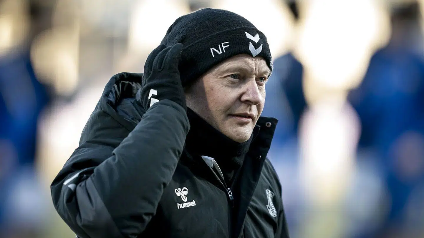 Brøndby og træner Niels Frederiksen spiller helt favoritrollen over i hænderne på Midtjylland.