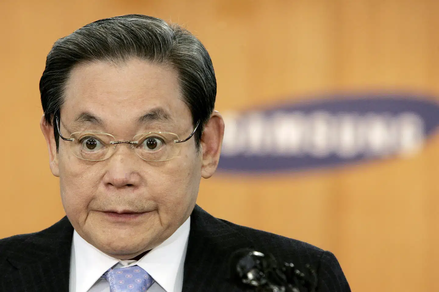 Lee Kun-hee, der har fået æren for at forvandle Samsung til verdens største producent af smartphones og hukommelseskort, døde 25. oktober i en alder af 78 år. (Arkivfoto) Ahn Young-Joon/Ritzau Scanpix