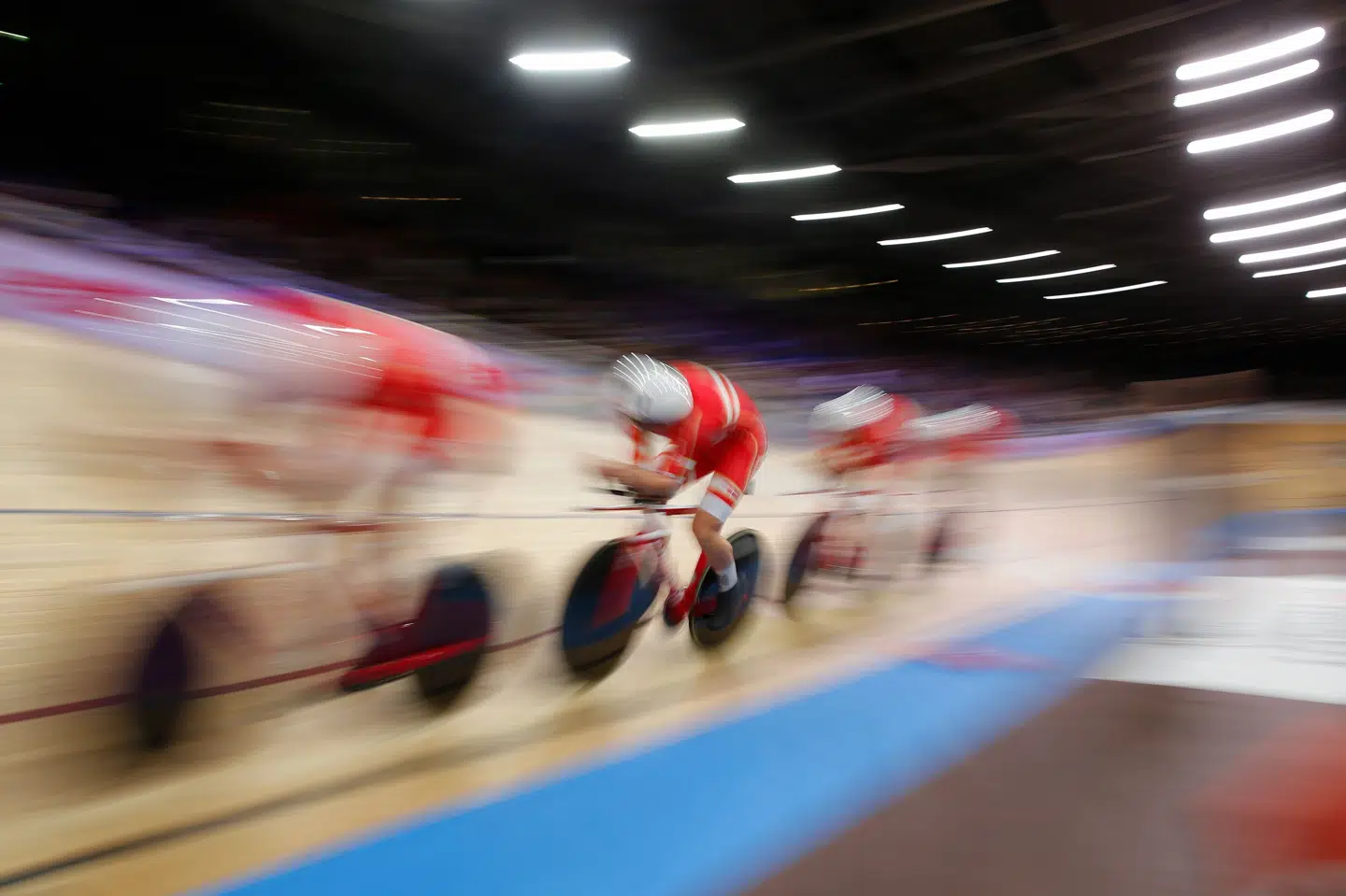 Banelandsholdets Lasse Norman Hansen, Julius Johansen, Frederik Rodenberg Madsen og Rasmus Lund Pedersen kørte historisk hurtigt, da de i februar sidste år satte tre verdensrekorder og tog guld i holdløb ved VM i Berlin. Odd Andersen/Ritzau Scanpix