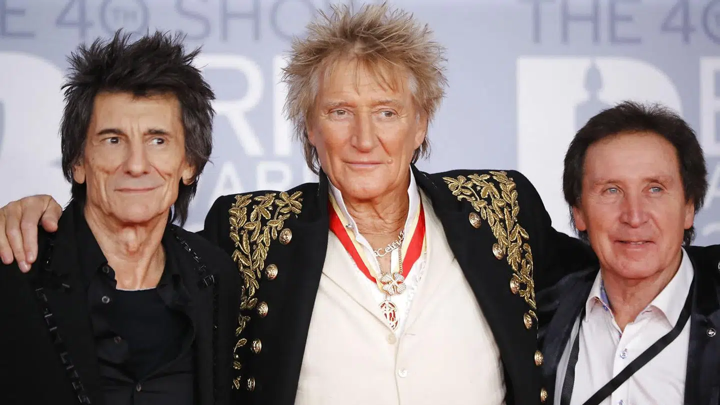 Ronnie Wood (venstre) med rockstjerne-kollegaerne Rod Stewart (midten) og Kenney Jones (højre).