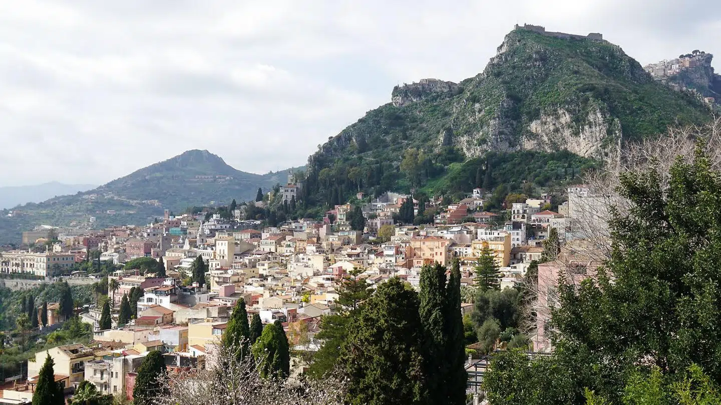 Byen Taormina på Sicilien.