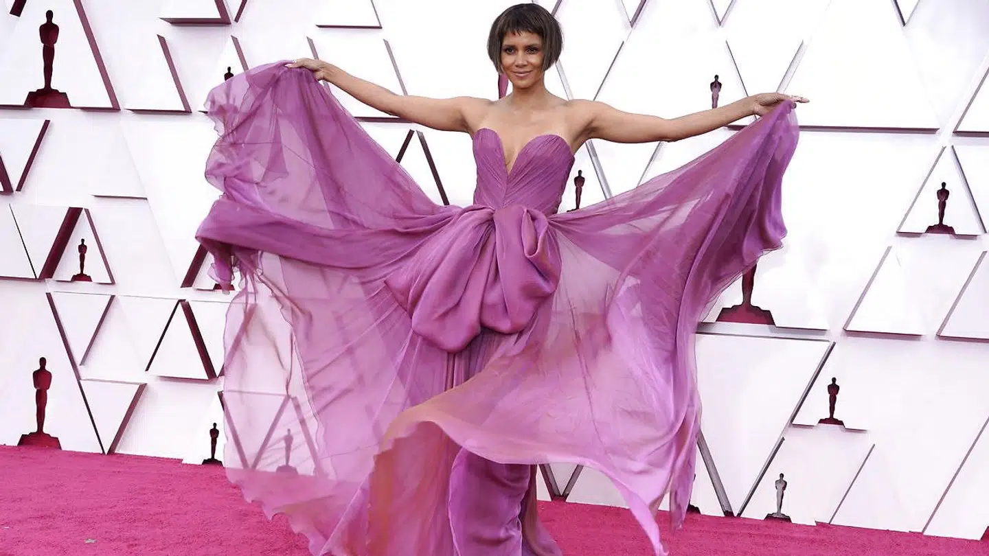 Kæmpestjernen Halle Berry.