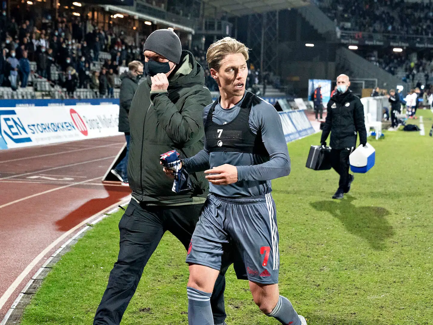 FC Københavns Victor Fischer forlader banen efter sejren i Superliga-kampen mellem AGF og FC København på Ceres Park i Aarhus 25. april 2021. (Foto: Henning Bagger/Ritzau Scanpix)