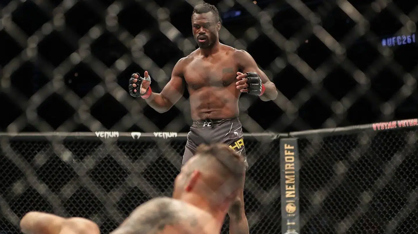 En chokeret Uriah Hall kunne ikke tro sine egne øjne.