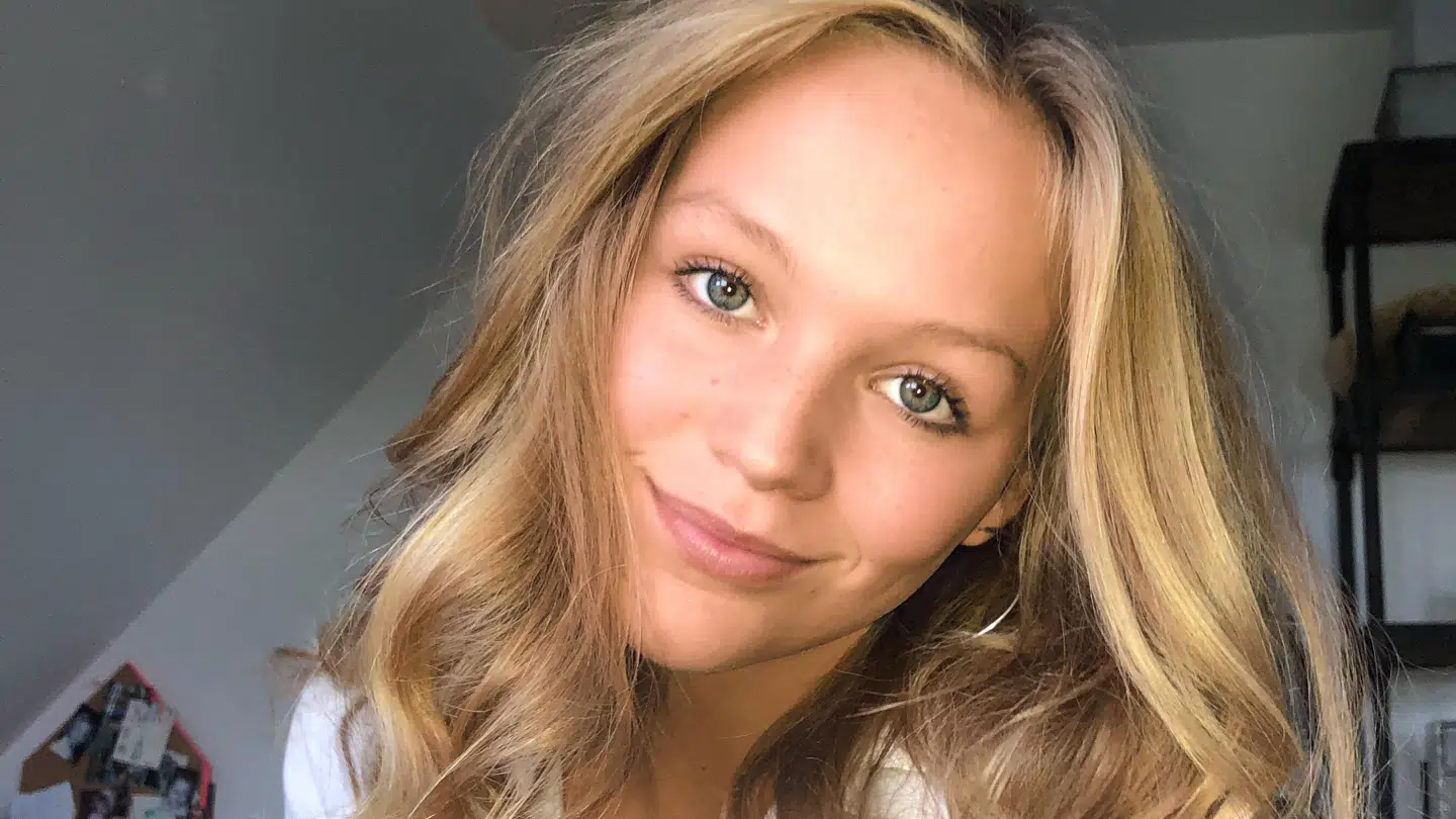 Flora Ofelia fra DR-serien 'Ulven kommer' har sin søster Freja Bella med i 'Druk'.