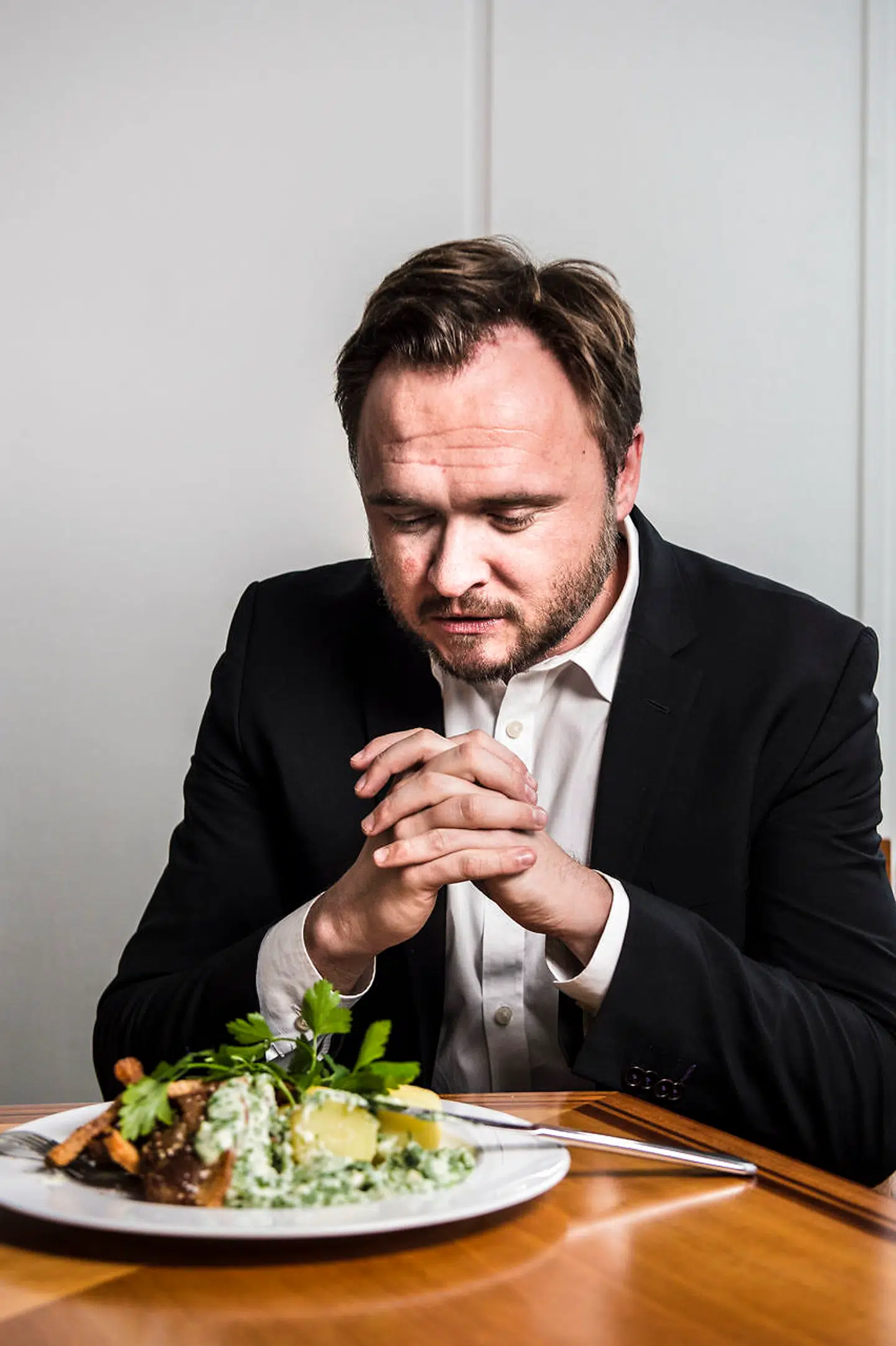 Fødevareminister Dan Jørgensen udnævnte i 2014 danmarks nye nationalret: stegt flæsk med persillesovs.