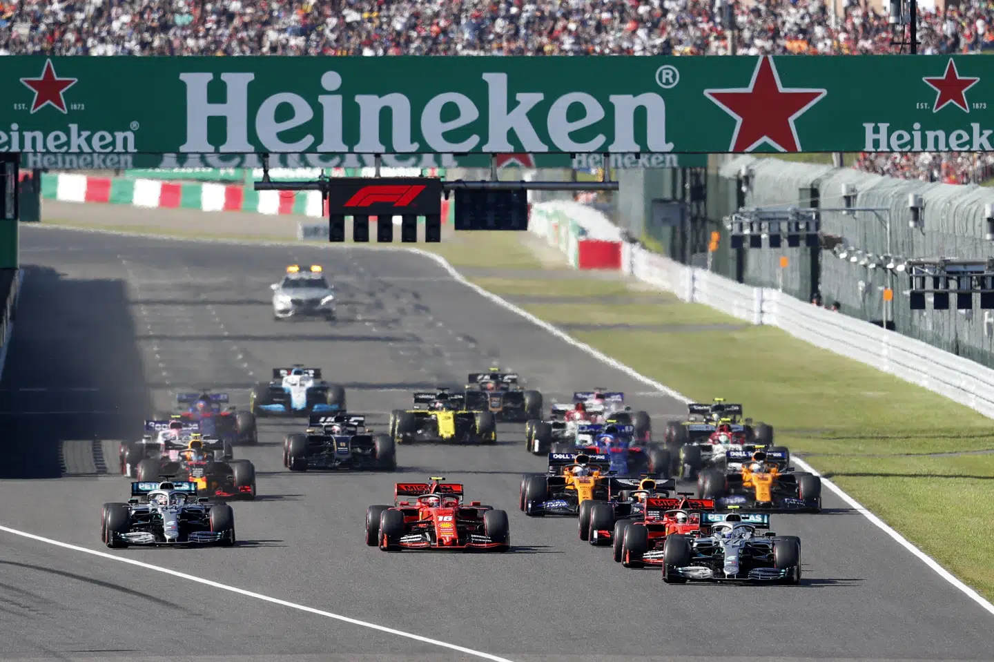 Suzuka-banen skal frem til mindst udgangen af 2024 fortsat lægge asfalt til Japans Formel 1-grandprix. Foto er fra starten af løbet i 2019. Issei Kato/Reuters